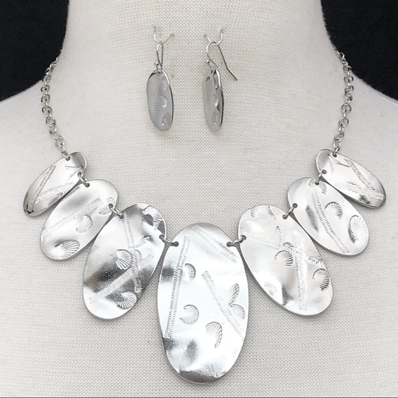Large Silver Stamped Oval Chunky Statement Necklace Dangle Earrings Set - Picture 1 of 3